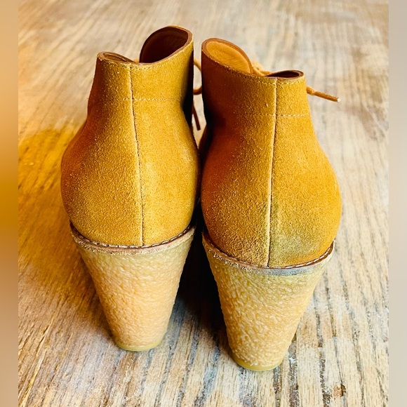 Cole Haan Britt Women's Size 8.5 Shoes Brown Lace Up Chukka Boots Wedge Suede - Picture 3 of 9